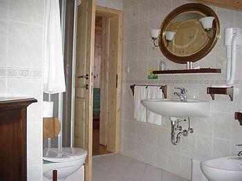 Bachlaufen Haus Sexten